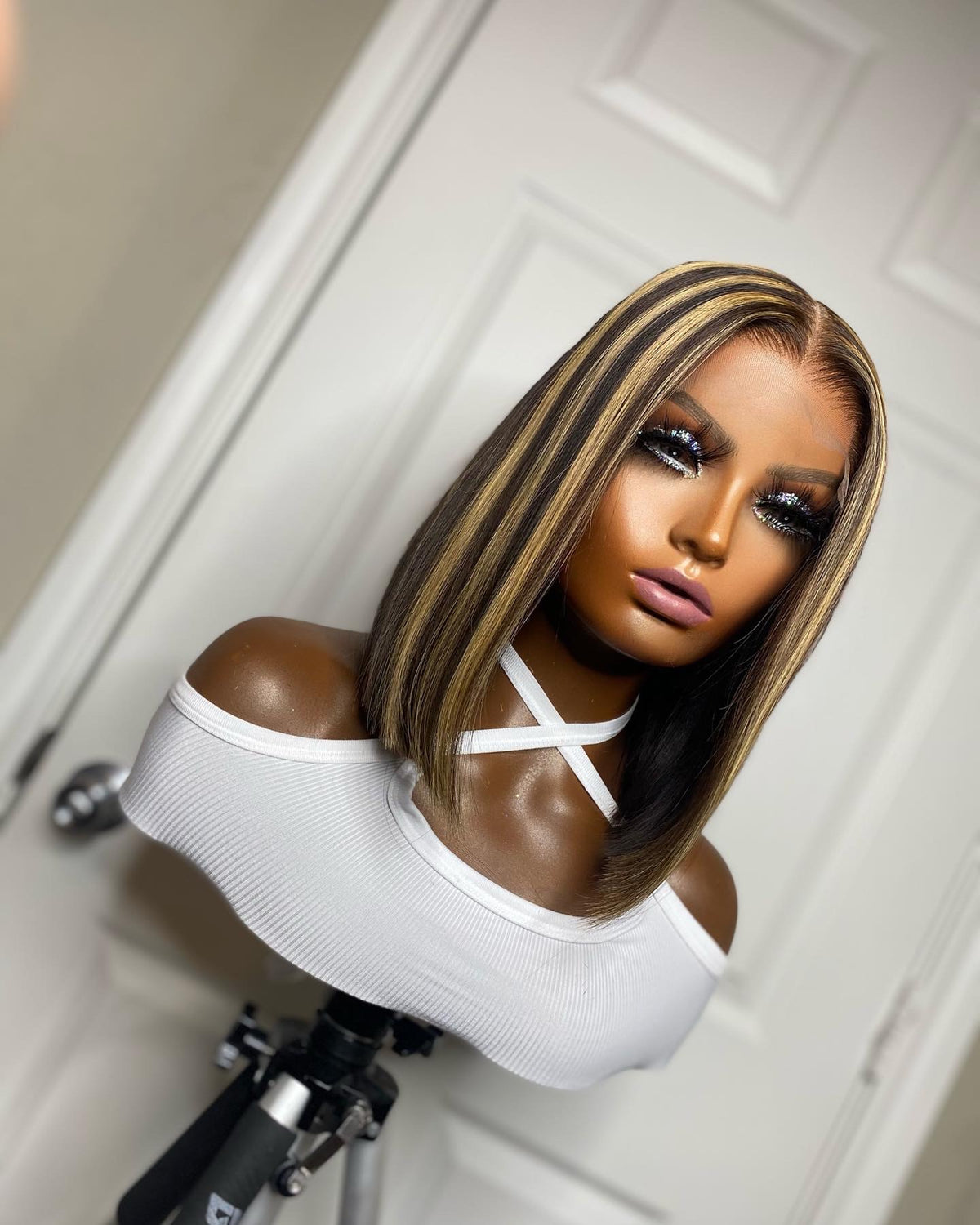 closure wig, lace closure wig, 5x5 closure wig, light brown hair with blonde highlights, light brown hair with blonde highlights, brown hair with blonde highlights, bob wig, 12 inch wig, blunt cut bob wig